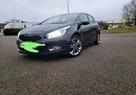 Kia Cee'd Ceed / 1.6 GDI Spirit