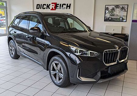 BMW X1 18 i Pano Premium-Paket LED+ Travel-Paket AHK