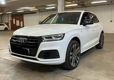 Audi Q5 40TDi Q 2x S LINE BLACK 21Z/KEYLESS/MATRIX/VC