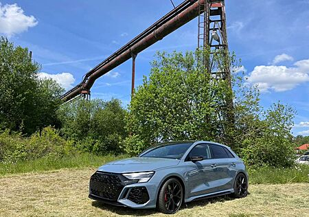 Audi RS3 TFSI Sportback quattro S tronic