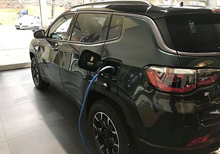 Jeep Compass Plug-in Hybrid 1.3 T4 4xe Automatik Trailhawk