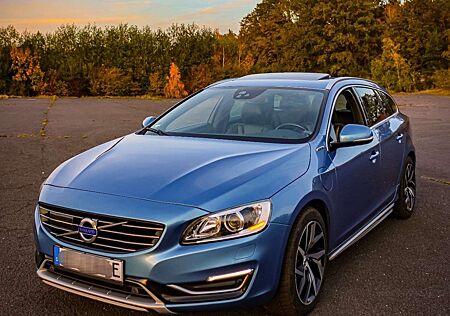 Volvo V60 D6 Plug-In-Hybrid AWD Geartronic Summum