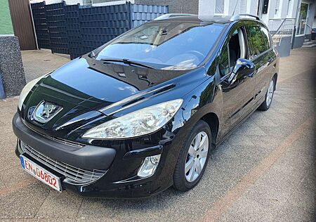 Peugeot 308 155 THP Premium.SW Family*1.Hand*PANORAMA*