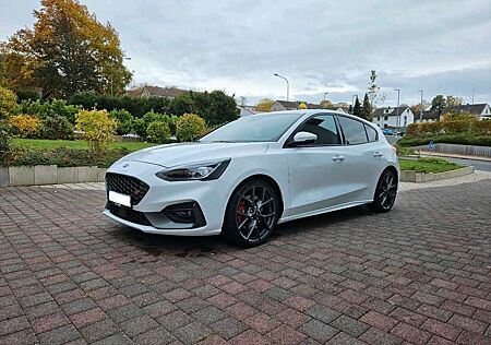 Ford Focus 2.3 EcoBoost Performance Paket B&O Easy Parking