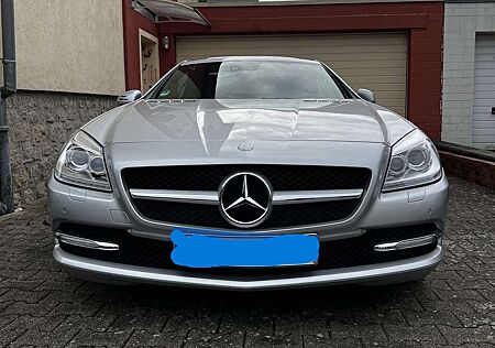 Mercedes-Benz SLK 200 (BlueEFFICIENCY) 7G-TRONIC