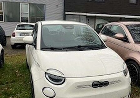 Fiat 500E 500 e La Prima by Bocelli