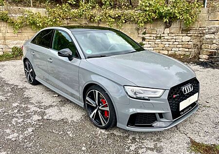 Audi RS3 Lim., Pano, Carbon, 1.Hand, APR 505 PS!