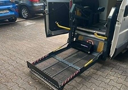 Citroen Jumper Behindertenfahrzeug mit Ricon Rollstuhllift / Standheizung/ Kupplung, Getriebe Neu