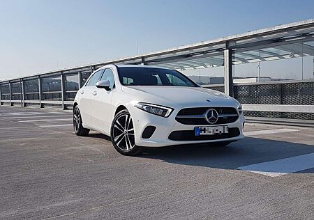 Mercedes-Benz A 200 7G-DCT Progressive LED Kamera MBUX 18''