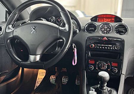 Peugeot RCZ 1.6 155 THP