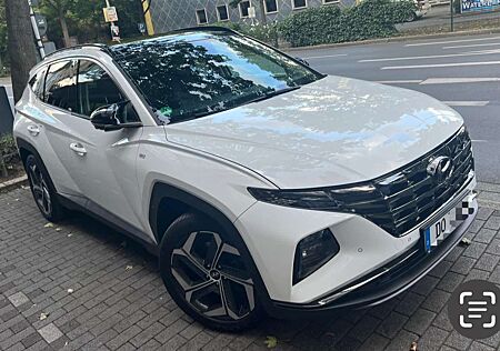 Hyundai Tucson Prime 4WD 1,6 Vollleder Panodach 21M Garantie