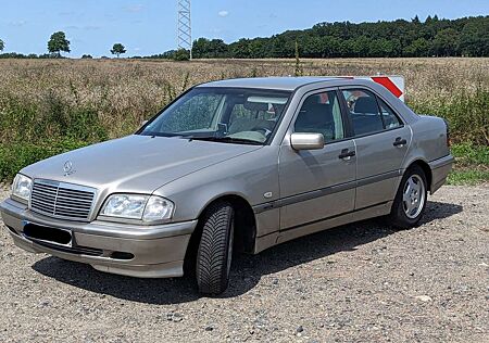 Mercedes-Benz C 180 Classic