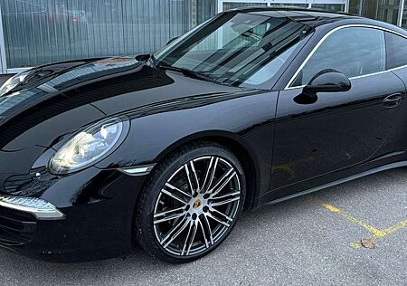 Porsche 911 Carrera 4 Coupe Black Edition