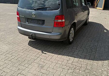 VW Touran Volkswagen Highline