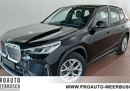 BMW iX1 30 xDrive NAVI/LED/RFK/HIFI/PARKASSIST/DAB
