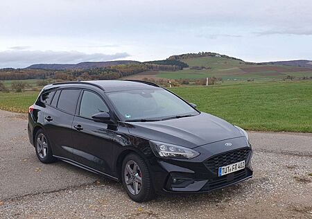 Ford Focus ST-Line X Turnier