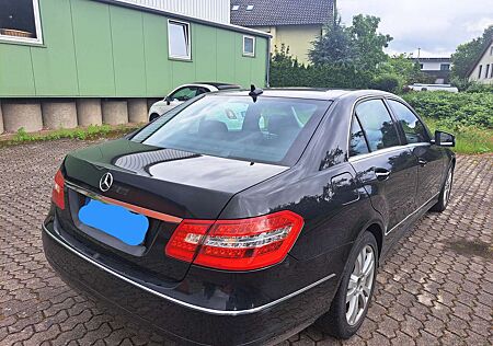 Mercedes-Benz E 220 CDI DPF BlueEFFICIENCY Automatik Avantgarde