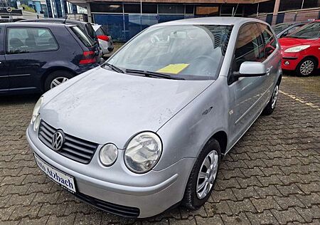 VW Polo Volkswagen 1.4i. 75PS. Eu4. Servo. ABS.ZV.EFH. Tüv 1 Jahre