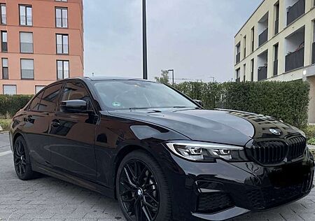 BMW 330e 330 Sport Line, M-Optik, Scheckheftgepflegt