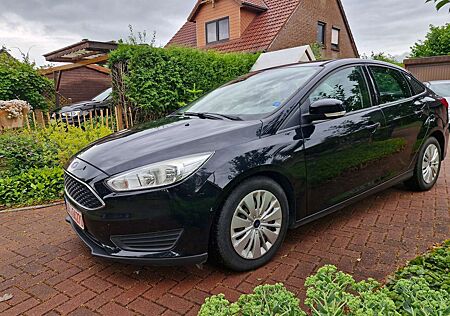 Ford Focus Trend, Automatik, Limousine