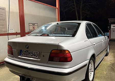 BMW 528i 528 E39 *TÜV* Apple Carplay*