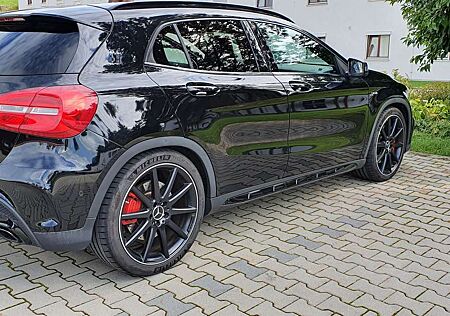 Mercedes-Benz GLA 45 AMG 4Matic 7G-DCT