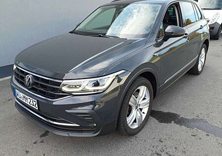 VW Tiguan Volkswagen Life 4Motion AHK LED ACC Navi PDC SHZ