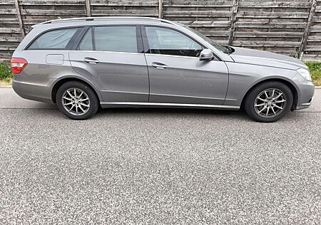 Mercedes-Benz E 250 T CGI BlueEFFICIENCY 7G-TRONIC Elegance