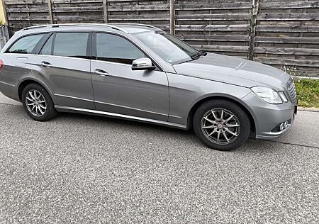 Mercedes-Benz E 250 T CGI BlueEFFICIENCY 7G-TRONIC Elegance