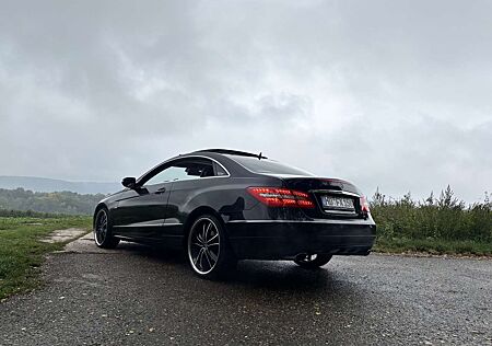 Mercedes-Benz E 350 CGI Coupe BlueEFFICIENCY 7G-TRONIC Avantgarde