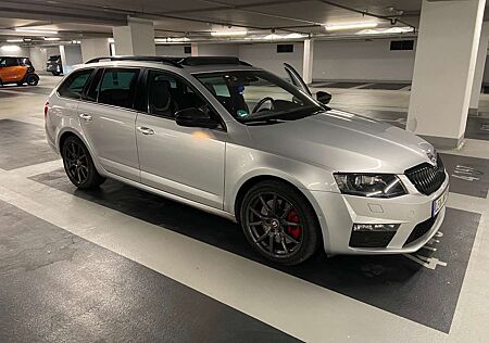 Skoda Octavia Combi 2.0 TDI (Green tec) DSG RS