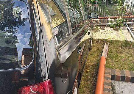 VW Touran Volkswagen 1.9 TDI Conceptline