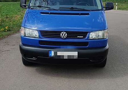 VW T4 Caravelle Volkswagen Caravelle T4 TDI 7DK2Y2
