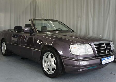 Mercedes-Benz 300 CE Cabrio #32-2