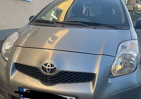 Toyota Yaris 1.0 VVT-i Cool