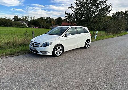 Mercedes-Benz B 180 BlueEFFICIENCY Edition 1