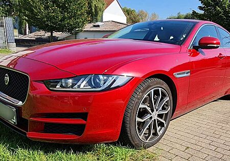 Jaguar XE +20t+Prestige