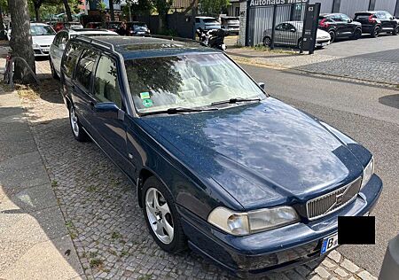Volvo V70 2.5T