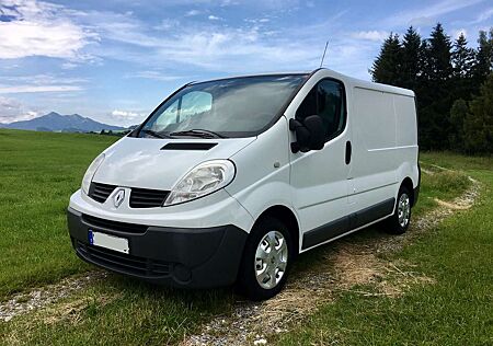 Renault Trafic 2.0 L1H1 mit Camperausbau und neuem TÜV