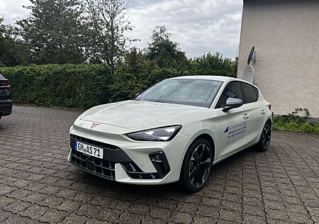 Cupra Leon 1.5 eTSI 110 kW SHZ PDC ALU LED CARPLAY