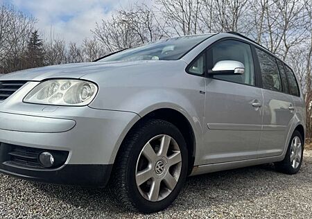 VW Touran Volkswagen Goal