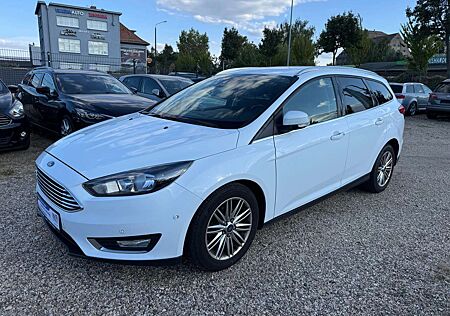 Ford Focus Titanium/ TÜV+Inspektion-Neu