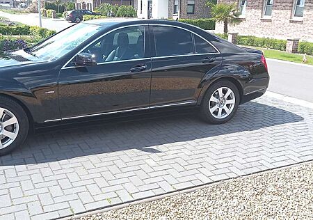 Mercedes-Benz S 350 S-Klasse Diesel BlueTEC DPF 4Matic 7G-TRONIC