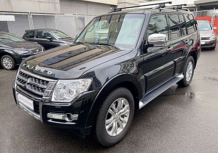 Mitsubishi Pajero 3.2 DI-D/4WD/Top/Pano/Xenon/7Sitze/2Hd