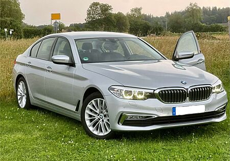 BMW 540i 540 xDrive Luxury Line Garagenfahrzeug