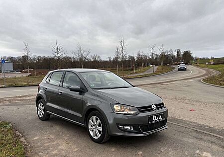 VW Polo Volkswagen TSI DSG Highline/ 1.Hand / NAVI / SHZ / PDC