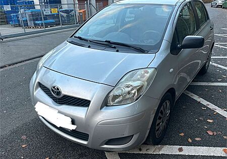 Toyota Yaris Cool+