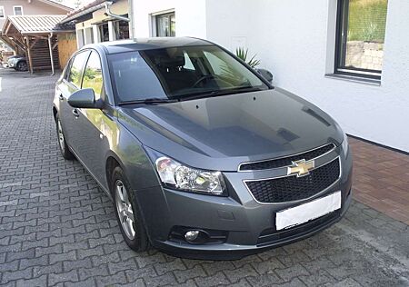 Chevrolet Cruze 1.6 LT