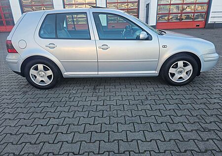 VW Golf Volkswagen 1.8 Highlin,Automatik,Klimatronik,ZV,Alu,SD,Tüv