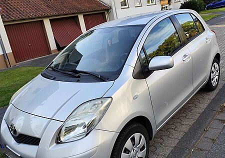 Toyota Yaris 1.0 VVT-i Team